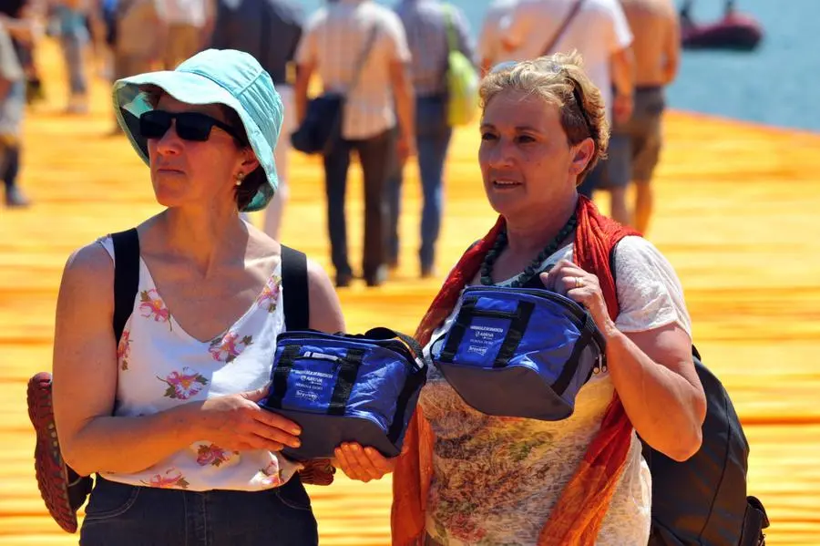 The Floating Piers, la Cenerentola del Sebino chiude a mezzanotte