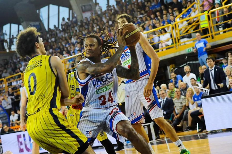 Centrale del latte-Scafati 82-72