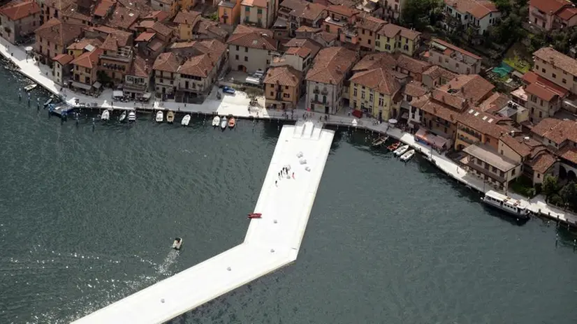 The Floating Piers viste dal cielo