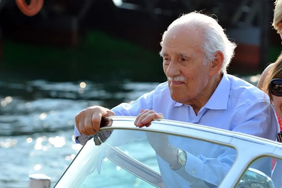 The Floating Piers, la Cenerentola del Sebino chiude a mezzanotte