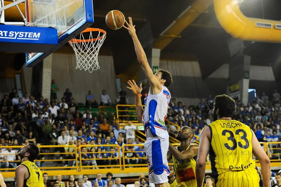 Centrale del latte-Scafati 82-72