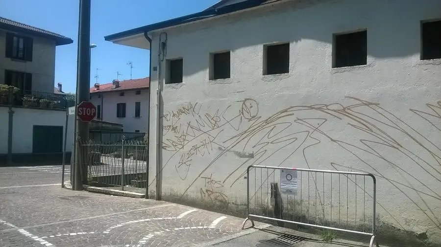 Vandali ad Adro