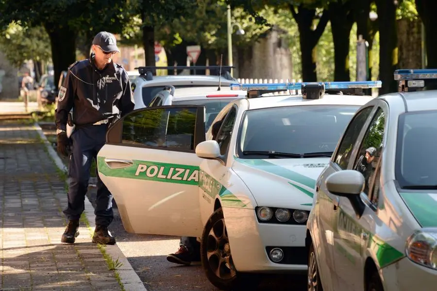 Via Eritrea, Polizia Locale sgombera l'ex Bisider