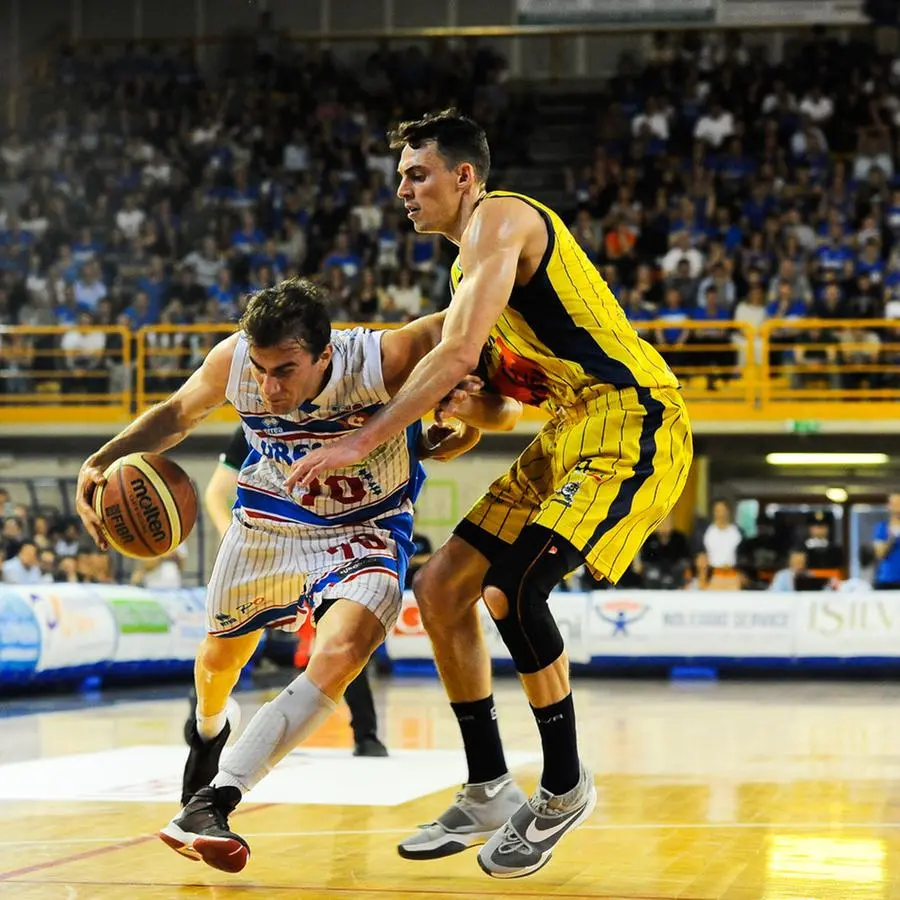 Centrale del latte-Scafati 82-72