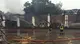 Fiamme in cascina, vigili del fuoco in azione