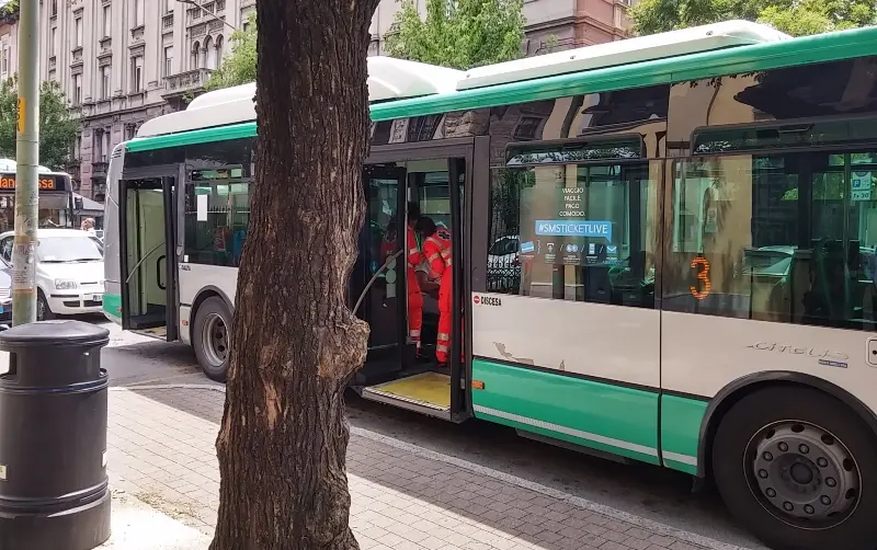 Via Solferino, rissa in quota rosa a bordo bus