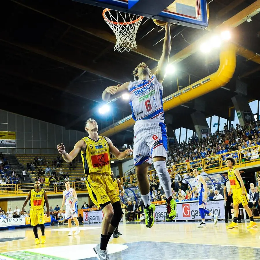 Centrale del latte-Scafati 82-72