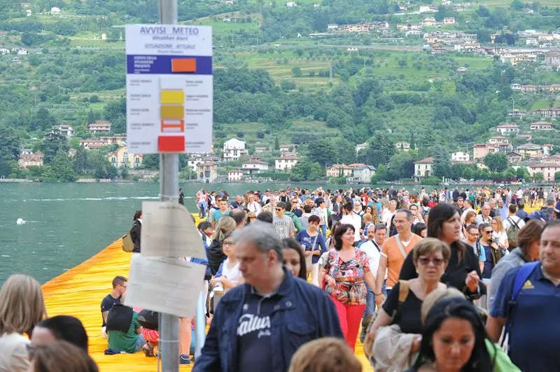 The Floating Piers, una domenica d'assalto