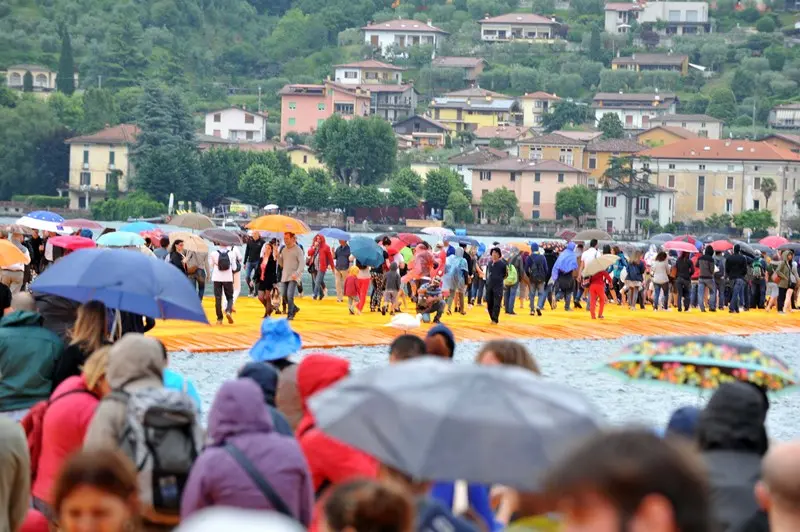 The Floating Piers, una domenica d'assalto