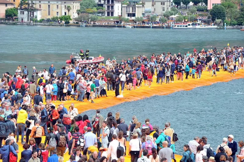 The Floating Piers, una domenica d'assalto