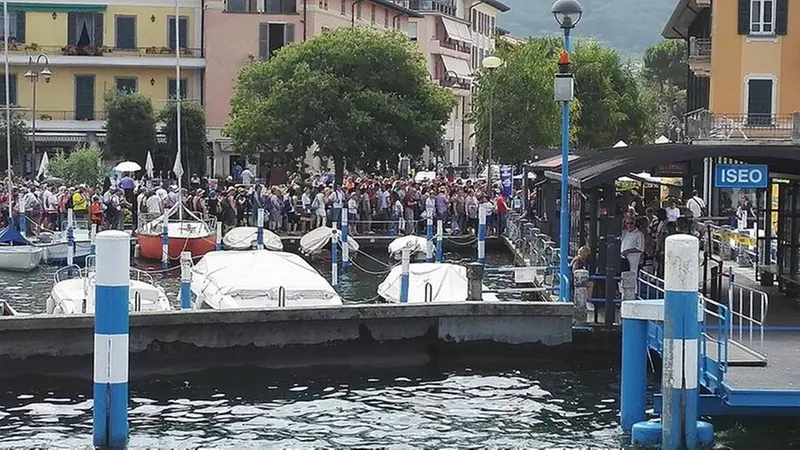 L'imbarcadero a Iseo - foto da Facebook Diego Matthew Foresti