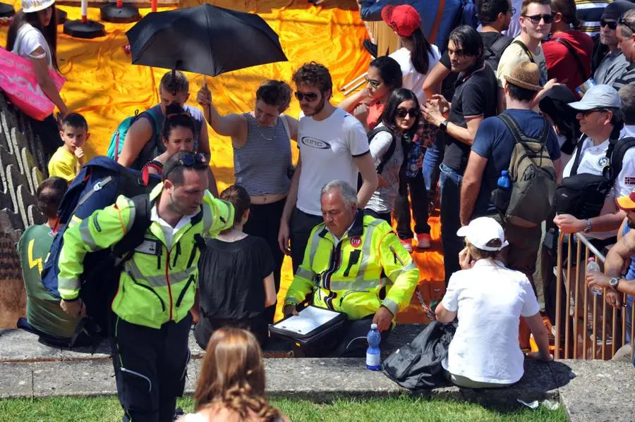 Pienone e malori a The Floating Piers