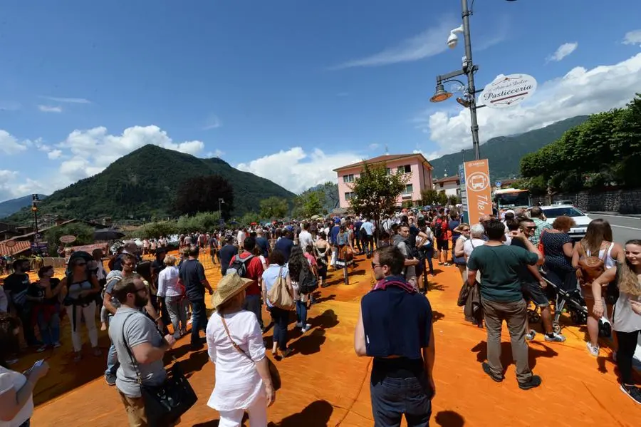 Pienone e malori a The Floating Piers