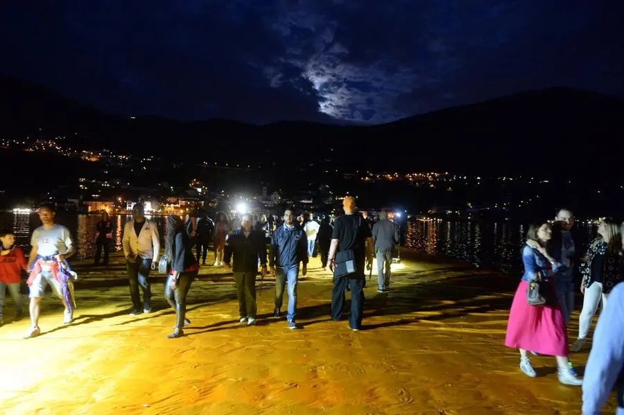 The Floating Piers, scatti notturni