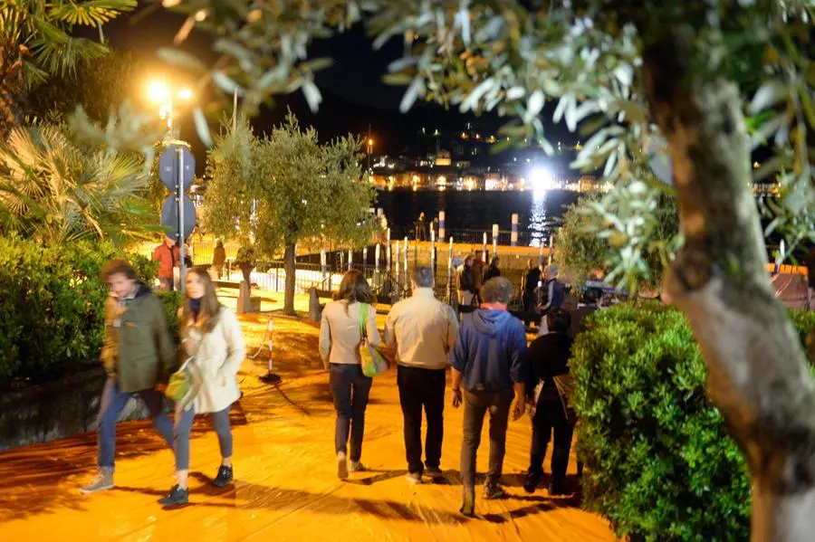 Notte insonne in attesa di The Floating Piers