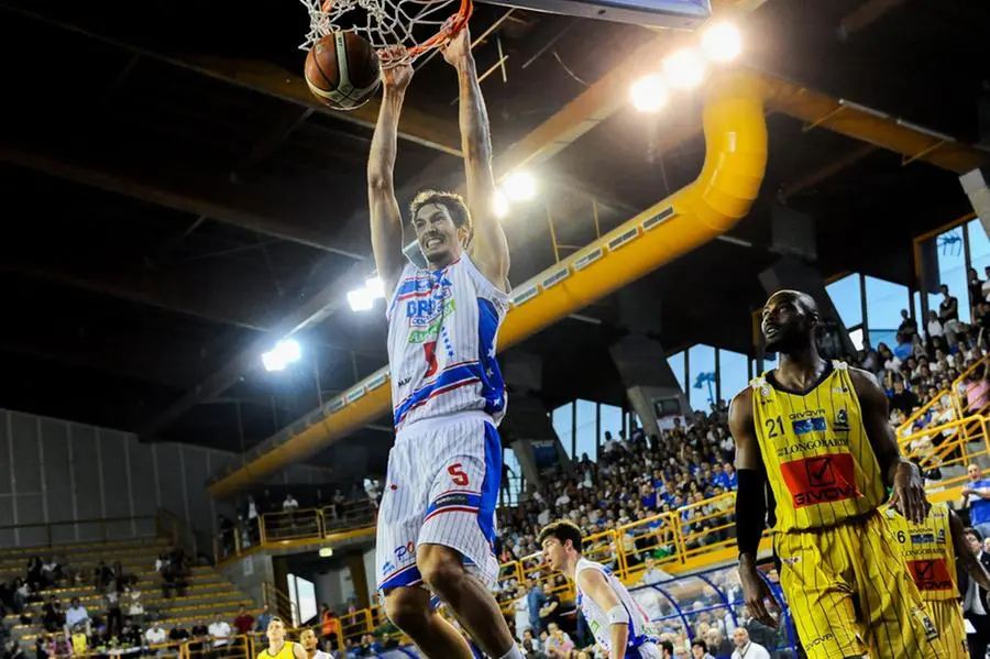 Centrale del latte-Scafati 82-72