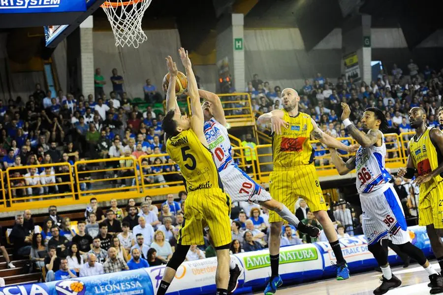 Centrale del latte-Scafati 82-72