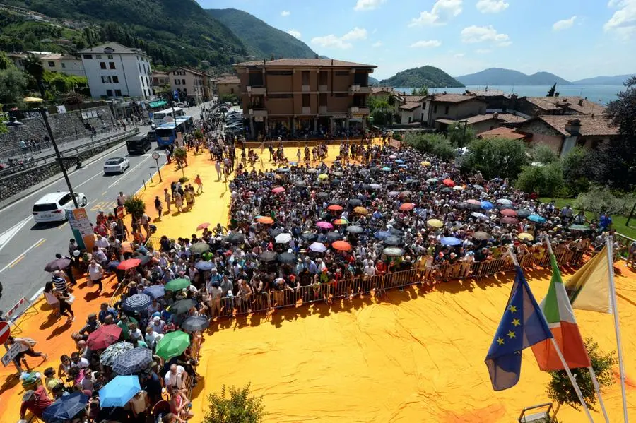 Pienone e malori a The Floating Piers