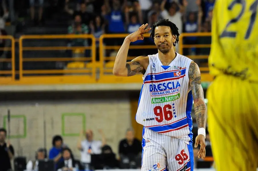 Centrale del latte-Scafati 82-72