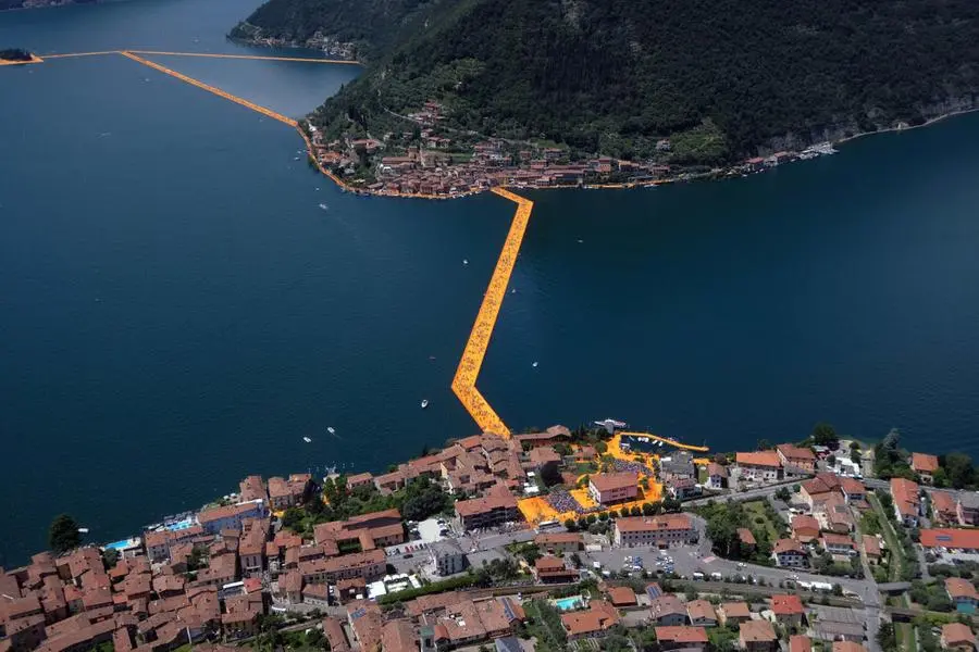 Pienone e malori a The Floating Piers