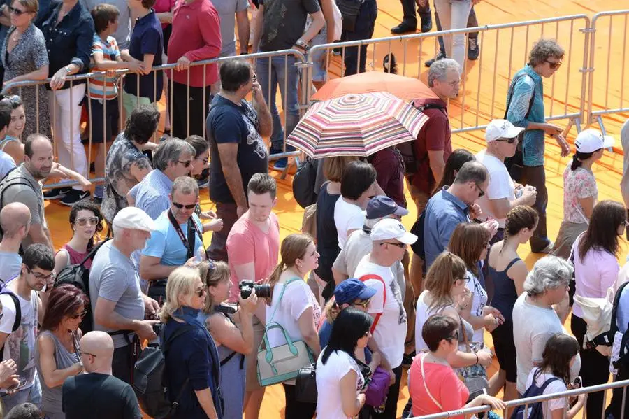 Pienone e malori a The Floating Piers