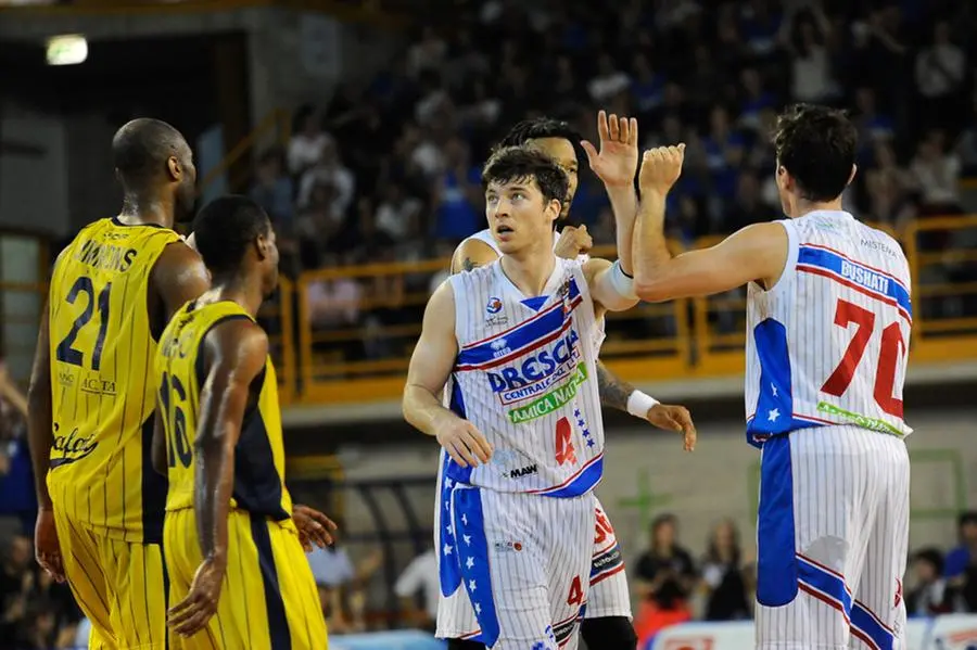 Centrale del latte-Scafati 82-72