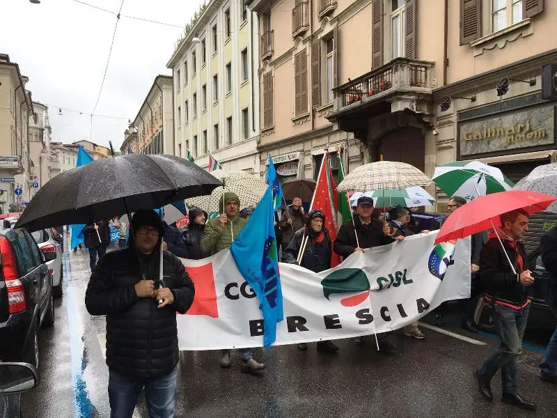 Lavoratori e sindacati in corteo per il Primo Maggio