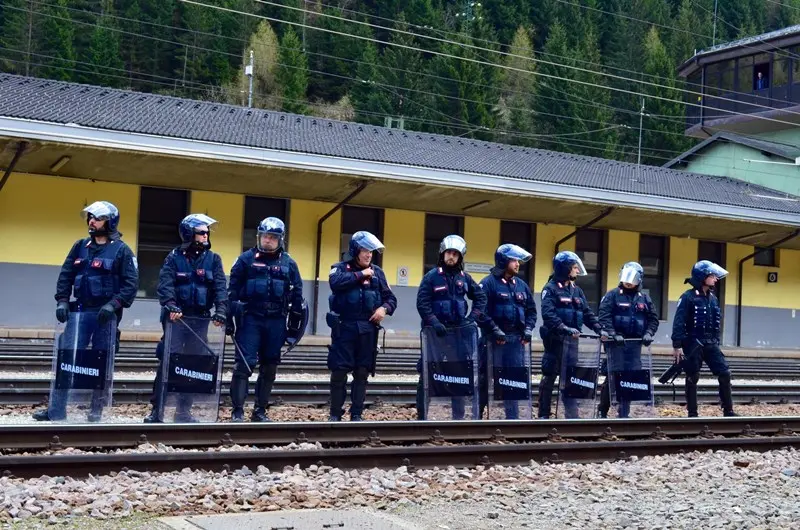 Polizia e black block, alta tensione al Brennero