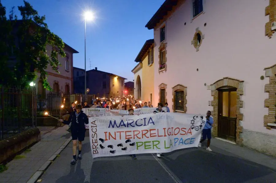 La marcia della interreligiosa della pace