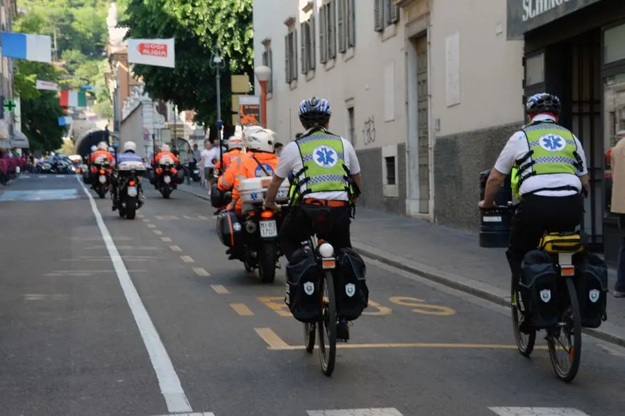 La sfilata della Croce Bianca in città