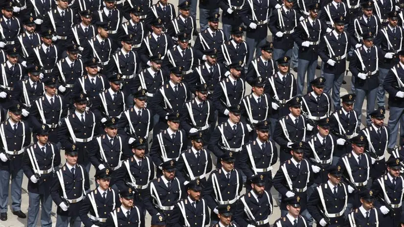 Giuramento di 200 agenti alla Polgai
