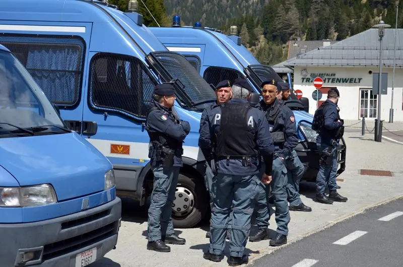 Polizia e black block, alta tensione al Brennero