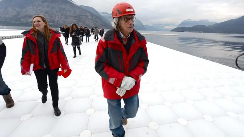 The Floating Piers, Christo prova la passerella