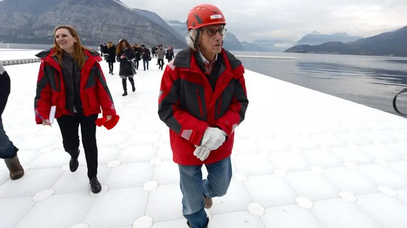 The Floating Piers, Christo prova la passerella