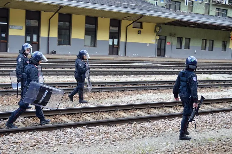 Polizia e black block, alta tensione al Brennero