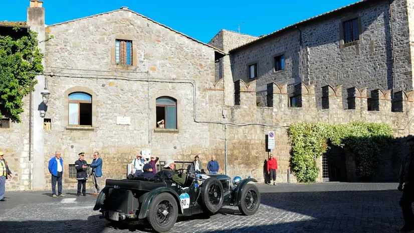 Mille Miglia: sole e colori nel cuore di Viterbo