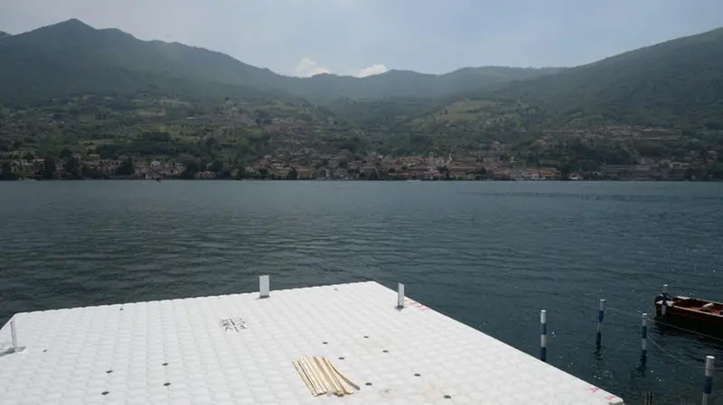 La passerella di Christo da una sponda all'altra