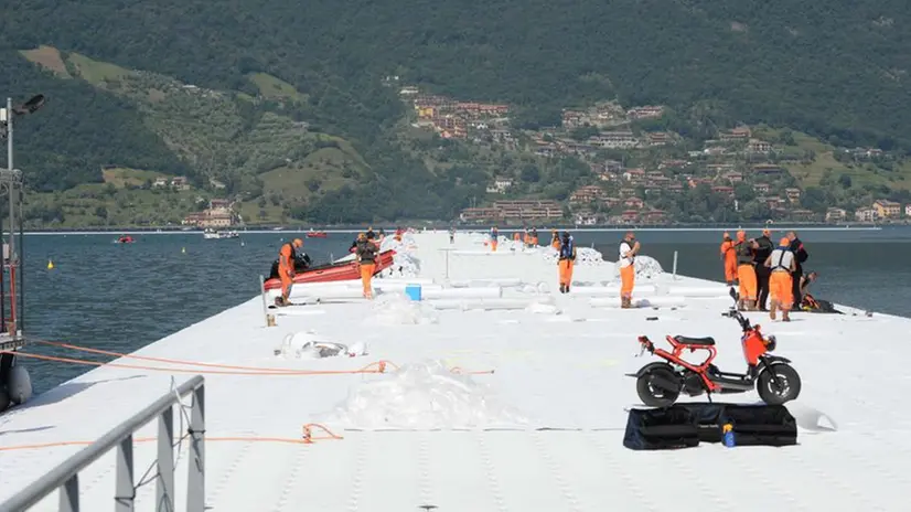 Montisola, scatti dalla passerella