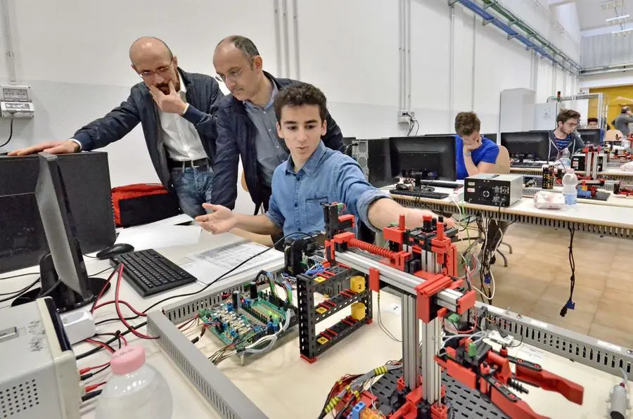 Gara nazionale di automazione all'Itis Castelli