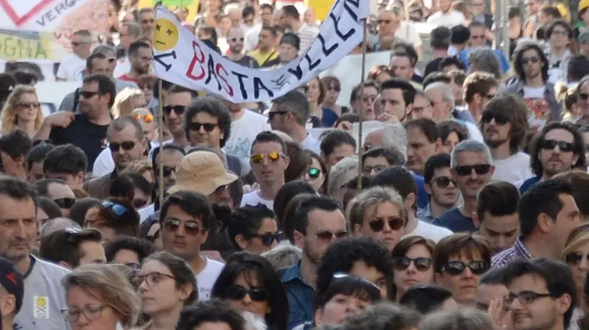 Migliaia di persone in corteo