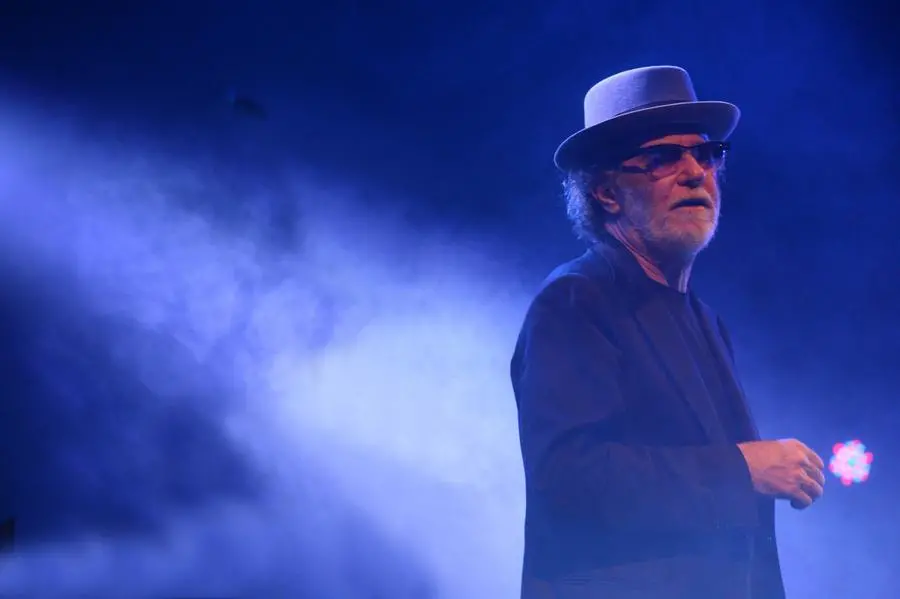 Il concerto di De Gregori al Pala Banco di Brescia