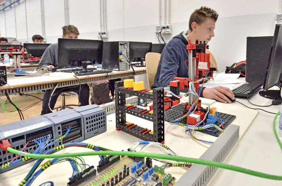 Gara nazionale di automazione all'Itis Castelli