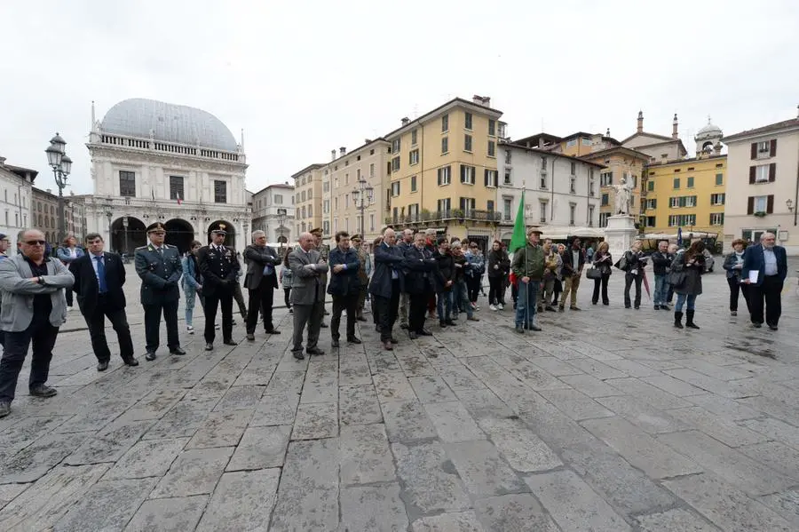 La commemorazione in piazza Loggia