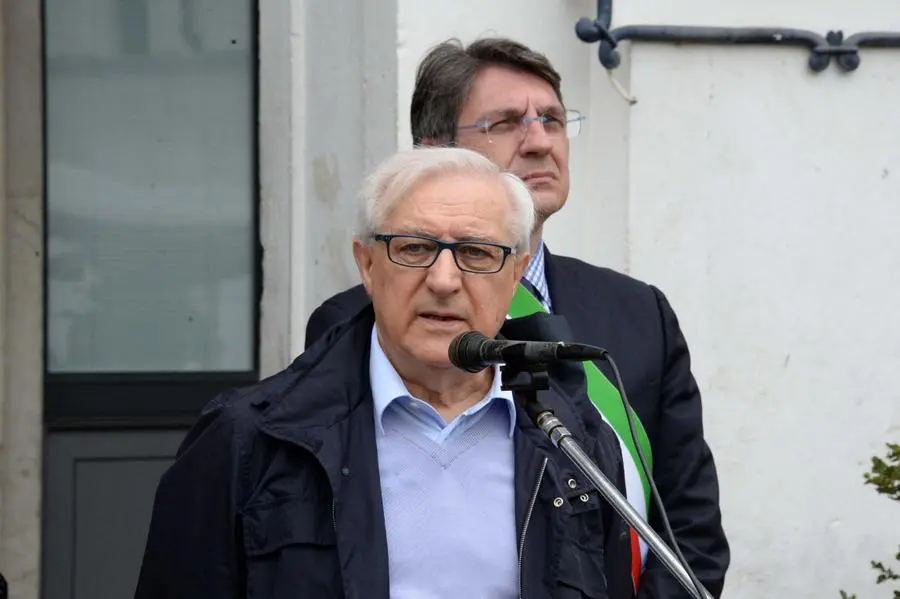 La commemorazione in piazza Loggia