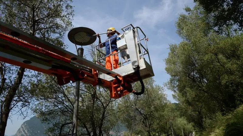 The Floating Piers, preparativi a Montisola