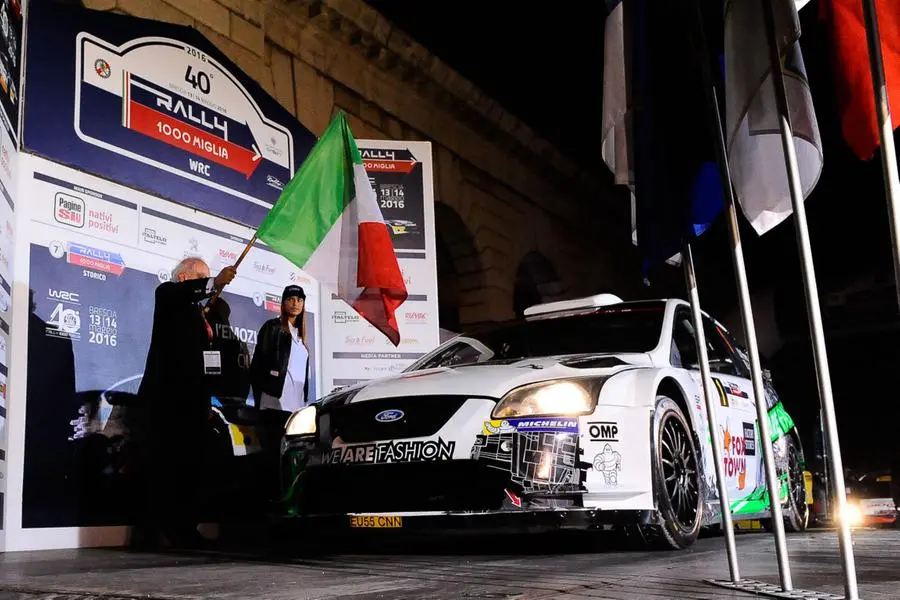 Rally 1000 Miglia, la partenza da piazzale Arnaldo