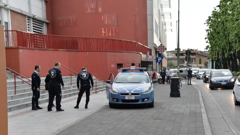 Rissa con coltellata, giallo tra la Stazione e il Freccia Rossa