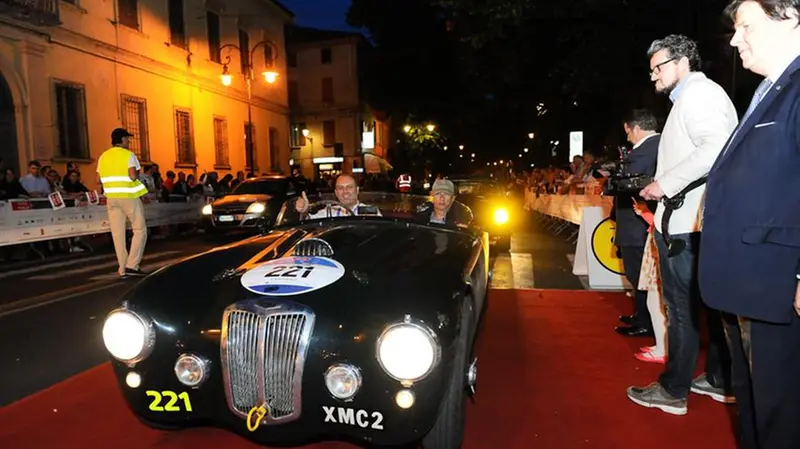 Mille Miglia 2016, auto storiche a Reggio Emilia