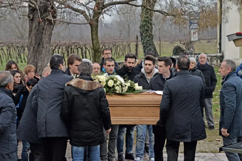 I funerali di Giovanna Lazzari e della piccola Camilla