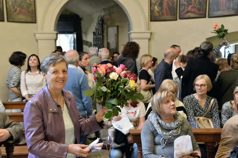 La tradizionale benedizione delle rose per Santa Rita